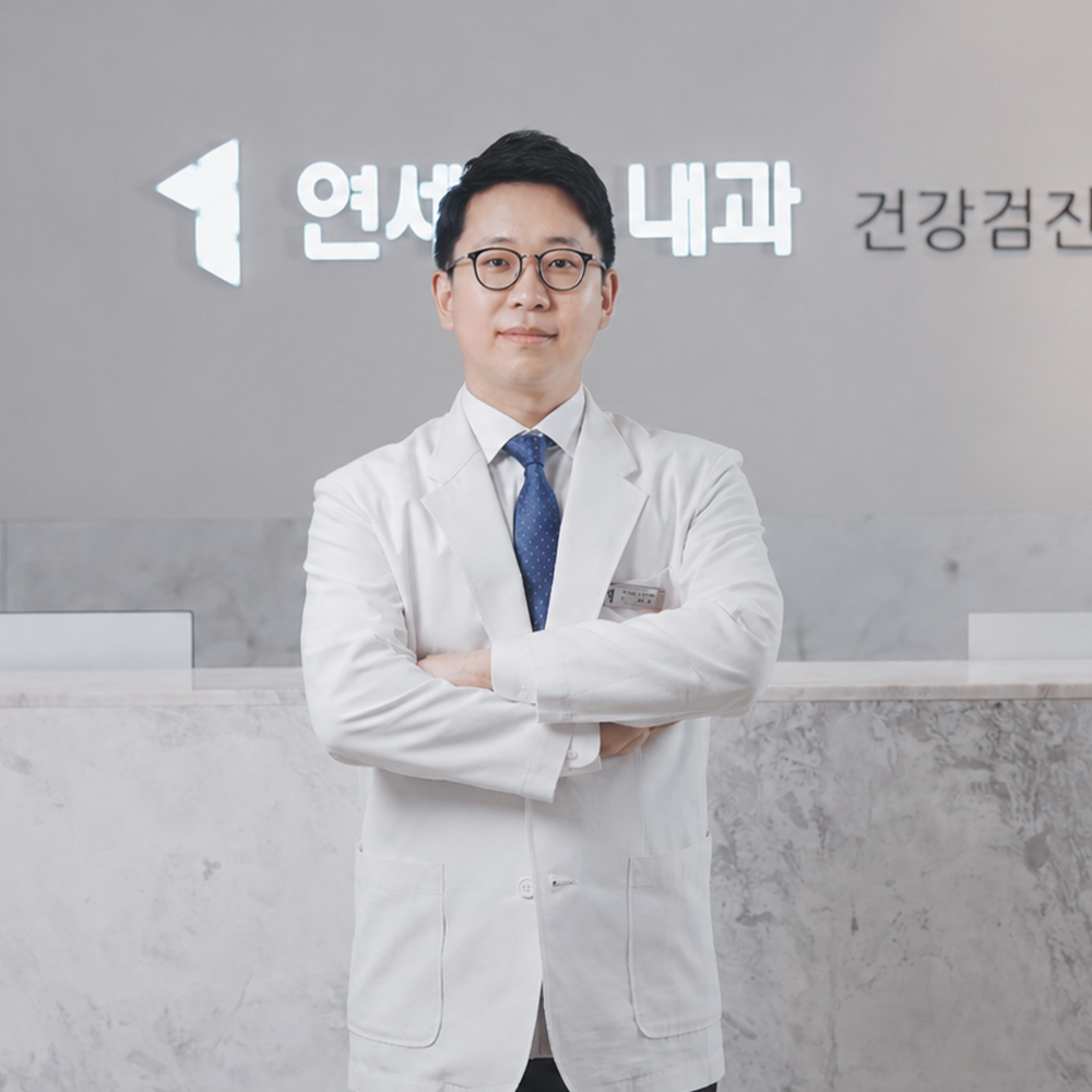 내과전문의 · 소화기내시경 세부전문의 김용훈 원장